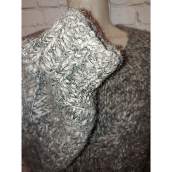 Gap Women's Size XS Grey Chunky Knit Sweater - Picture 2 of 6